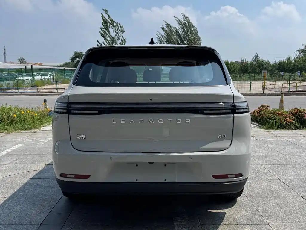 Leapmotor Leapmotor C10 — миниатюра 5