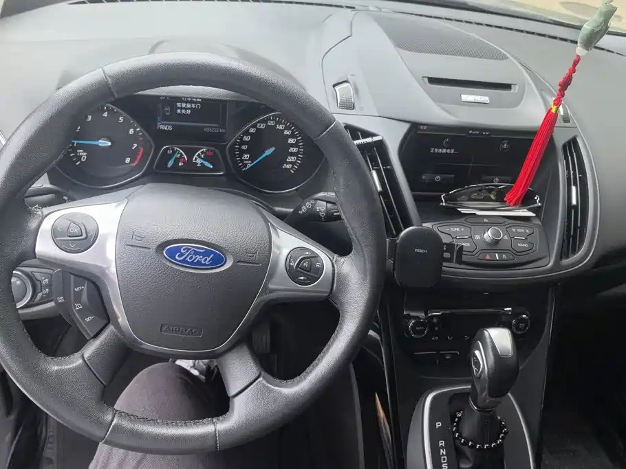 Ford Kuga — миниатюра 12