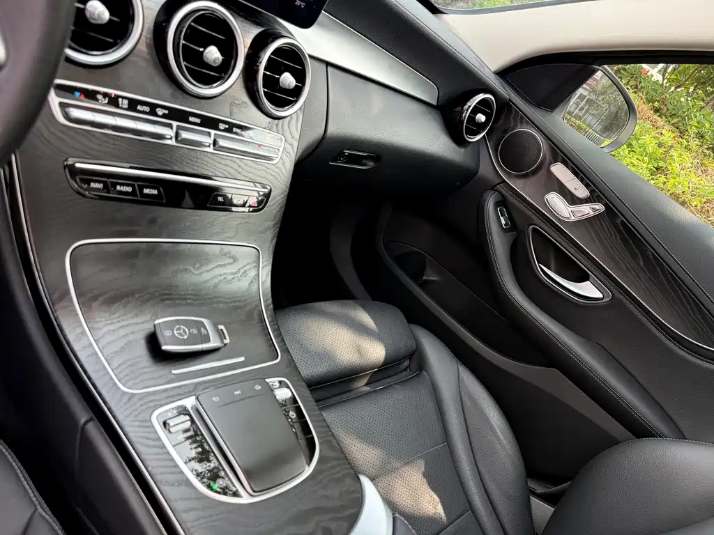 Mercedes-Benz C-Class — миниатюра 10