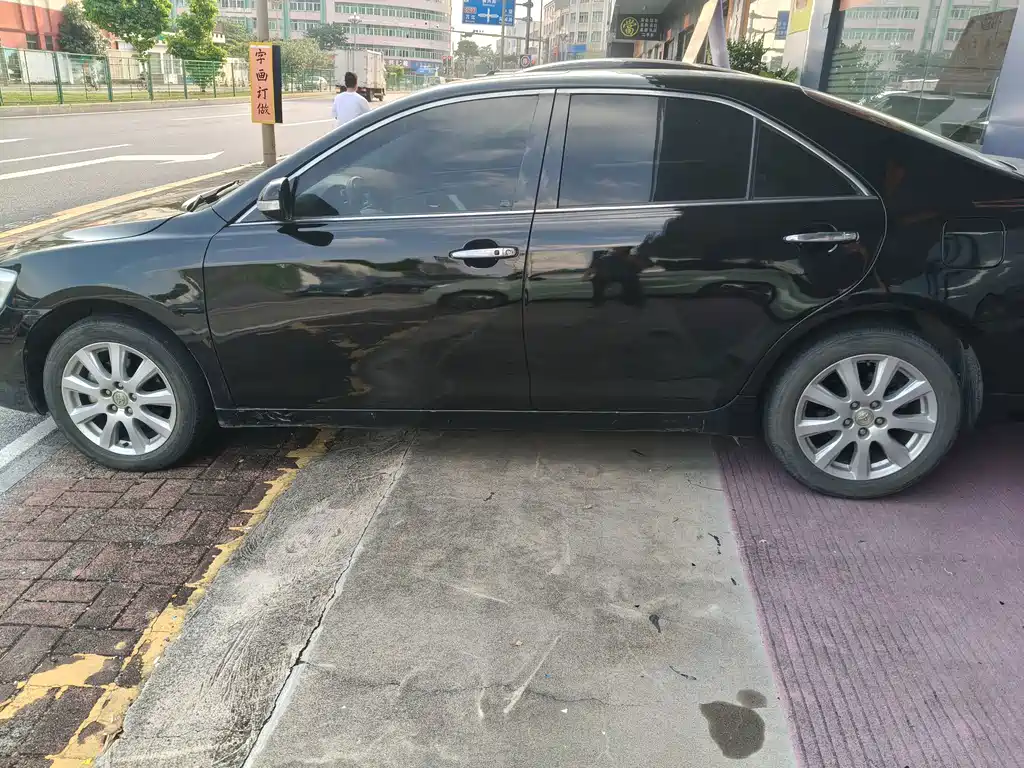 Toyota Camry — миниатюра 3