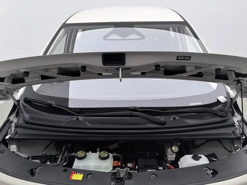 Baojun Yunduo — миниатюра 6
