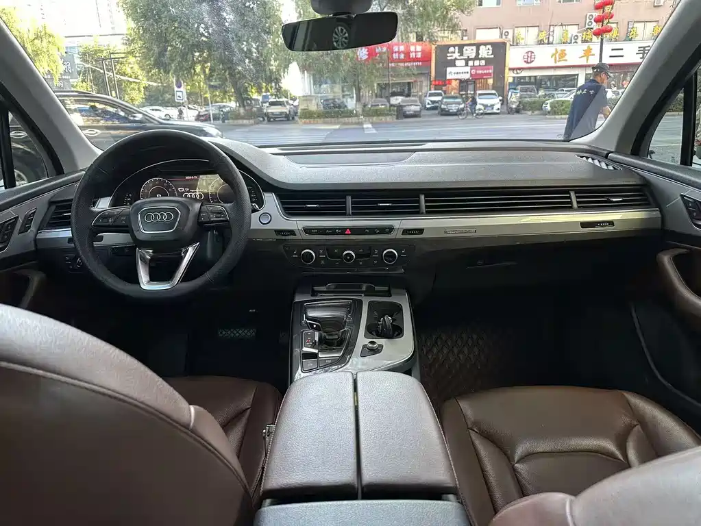 Audi Q7 — миниатюра 5
