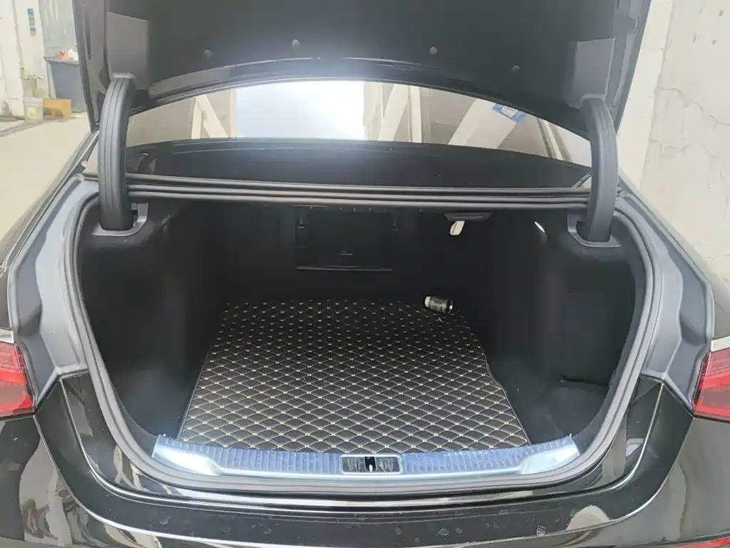 Mercedes-Benz S-Class — миниатюра 10