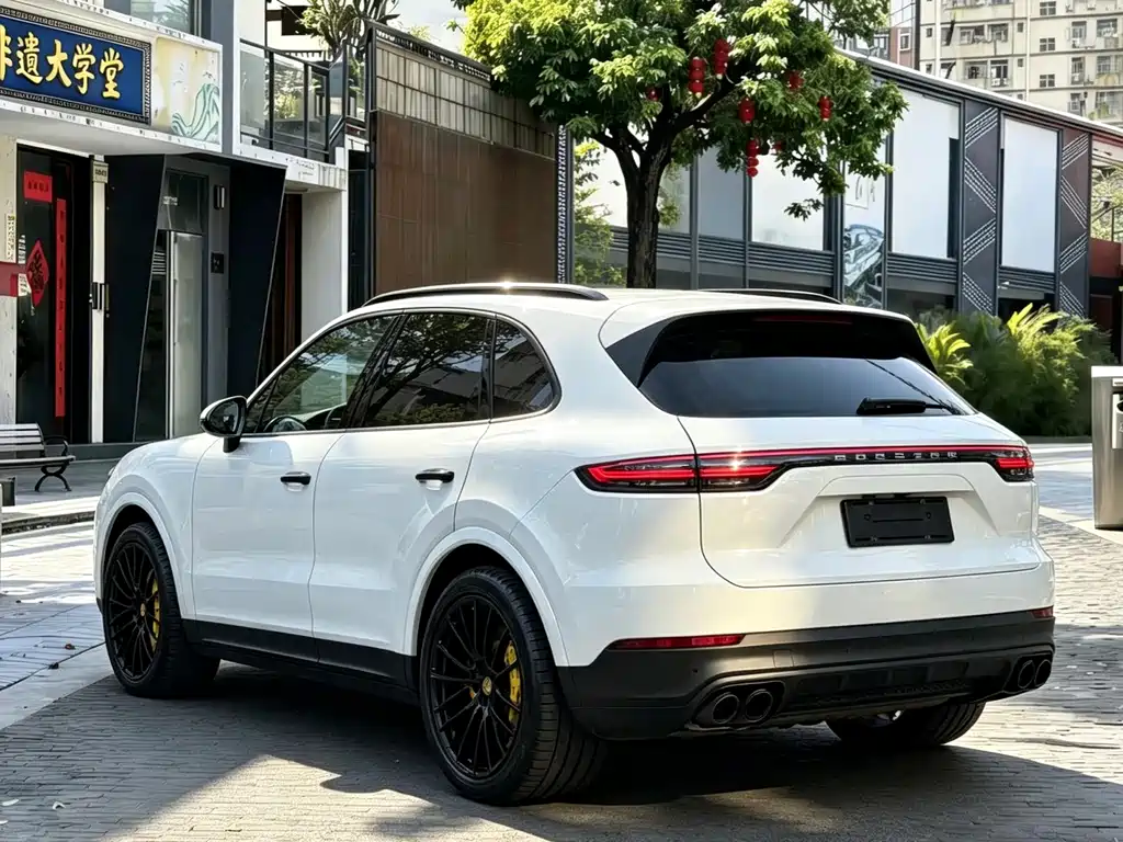 Porsche Cayenne — миниатюра 7