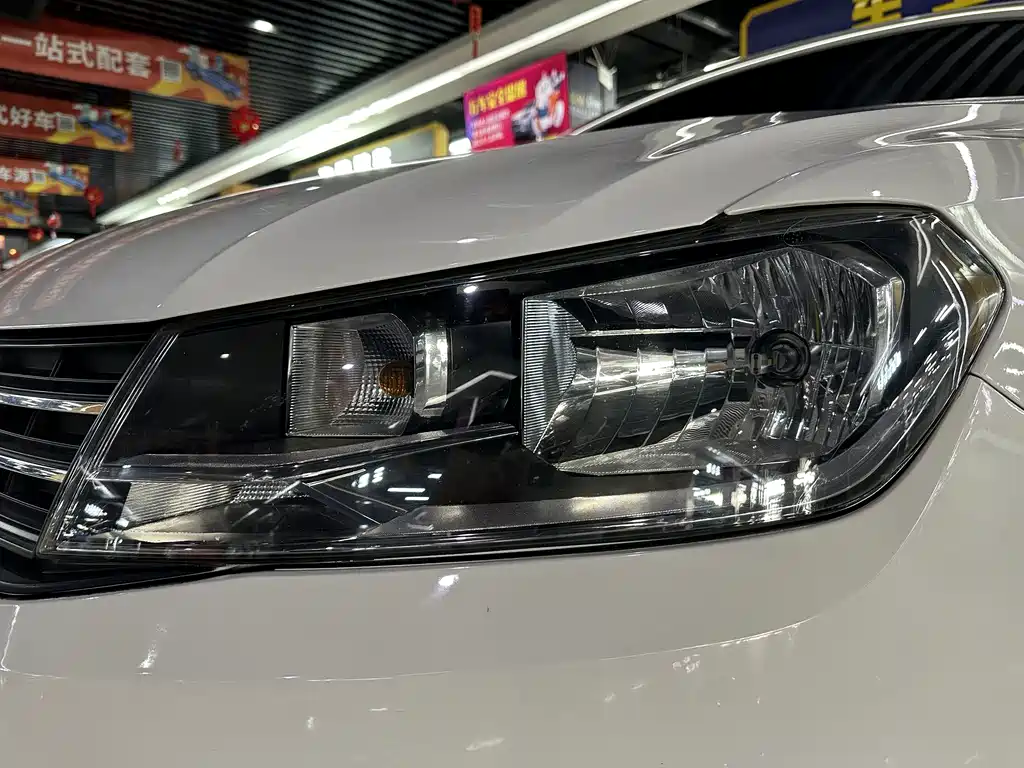 Volkswagen Santana — миниатюра 12