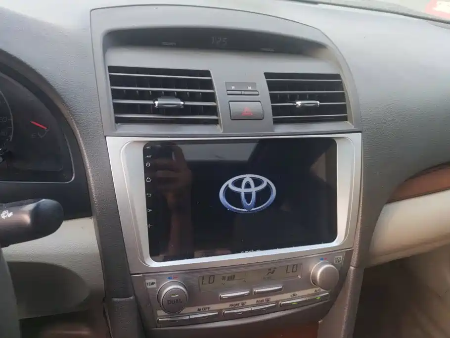 Toyota Camry — миниатюра 13
