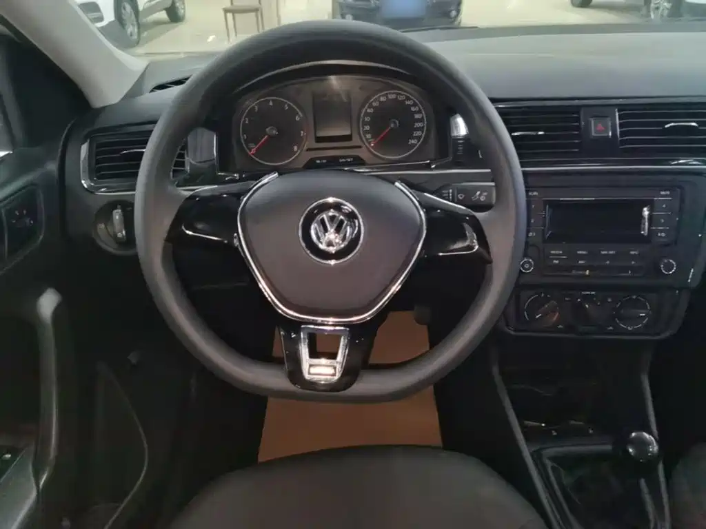 Volkswagen Santana — миниатюра 11