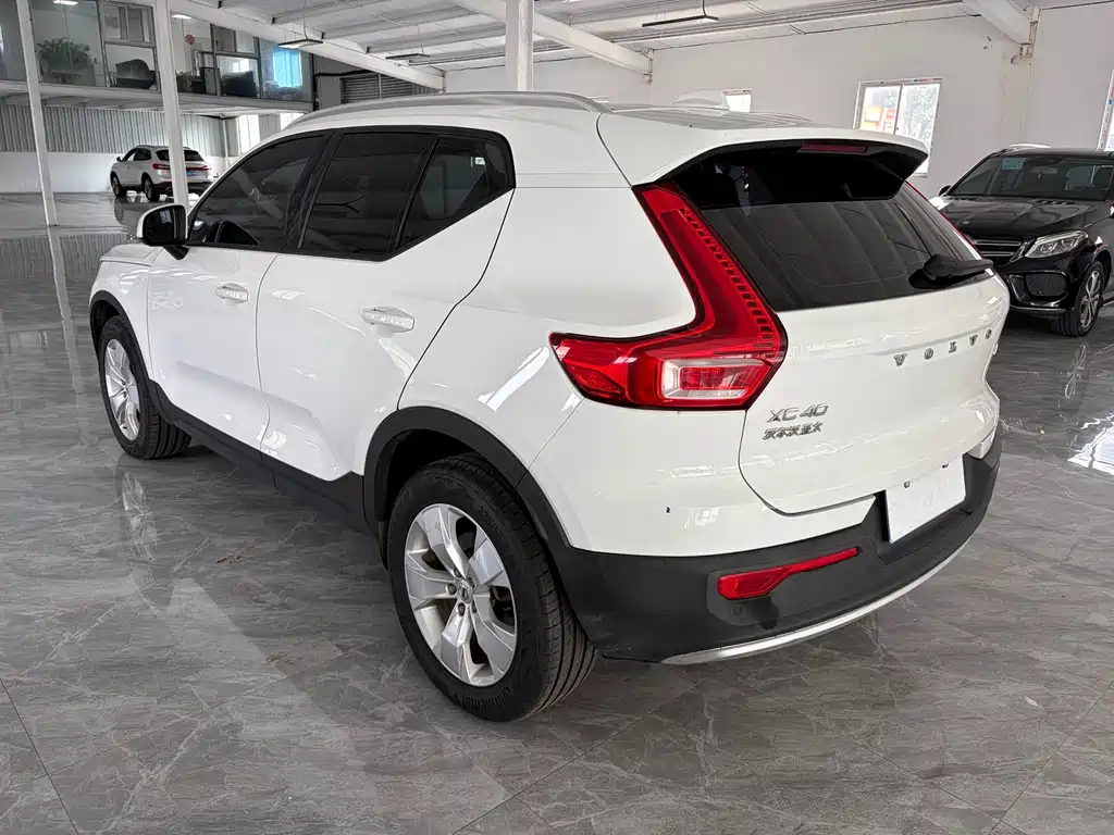 Volvo XC40 — миниатюра 4