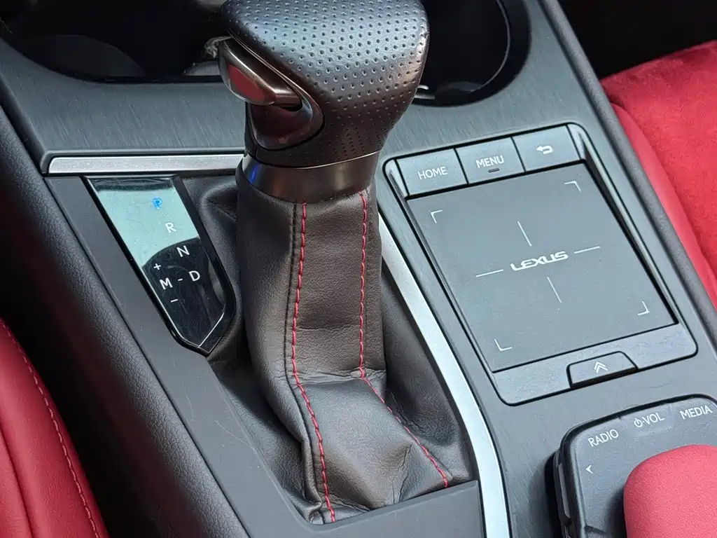 Lexus UX — миниатюра 15