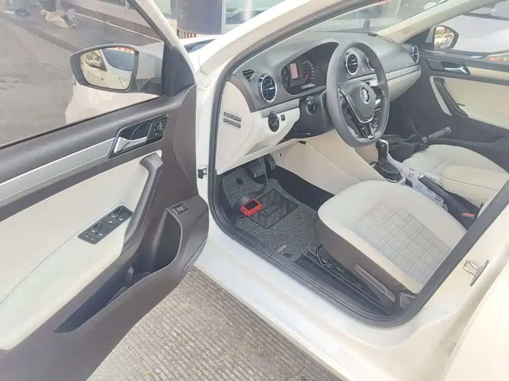 Volkswagen Jetta — миниатюра 16