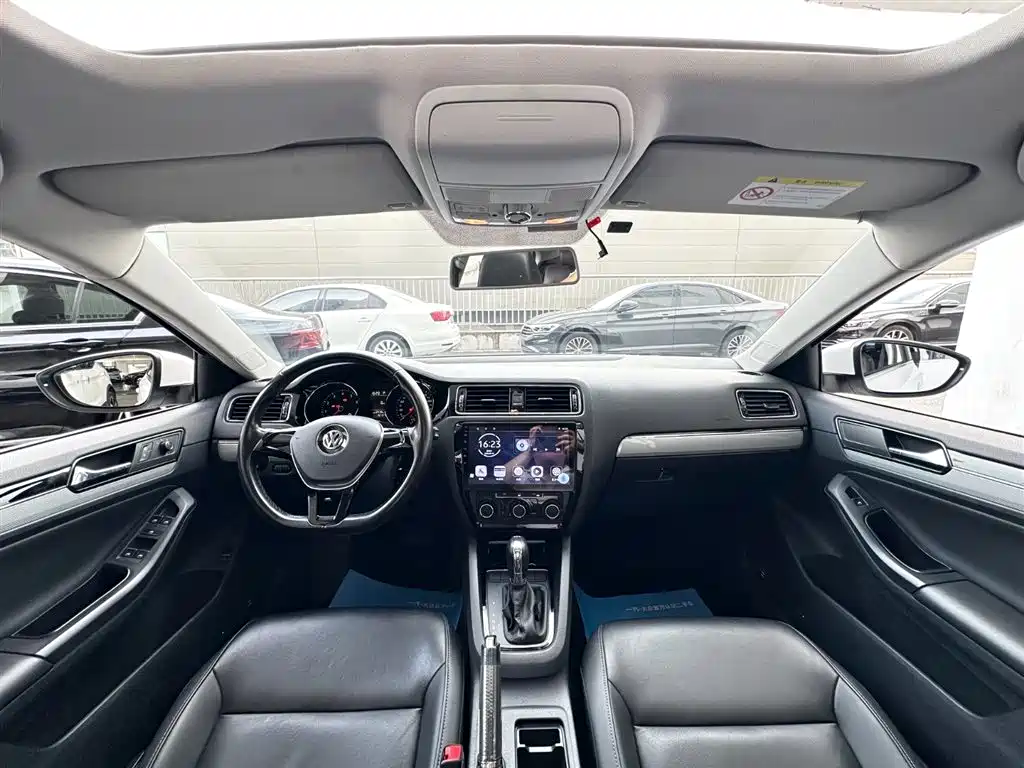 Volkswagen Sagitar — миниатюра 7