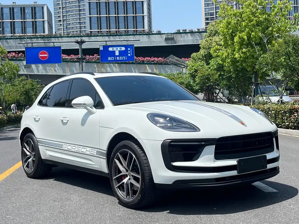 Porsche Macan — миниатюра 3