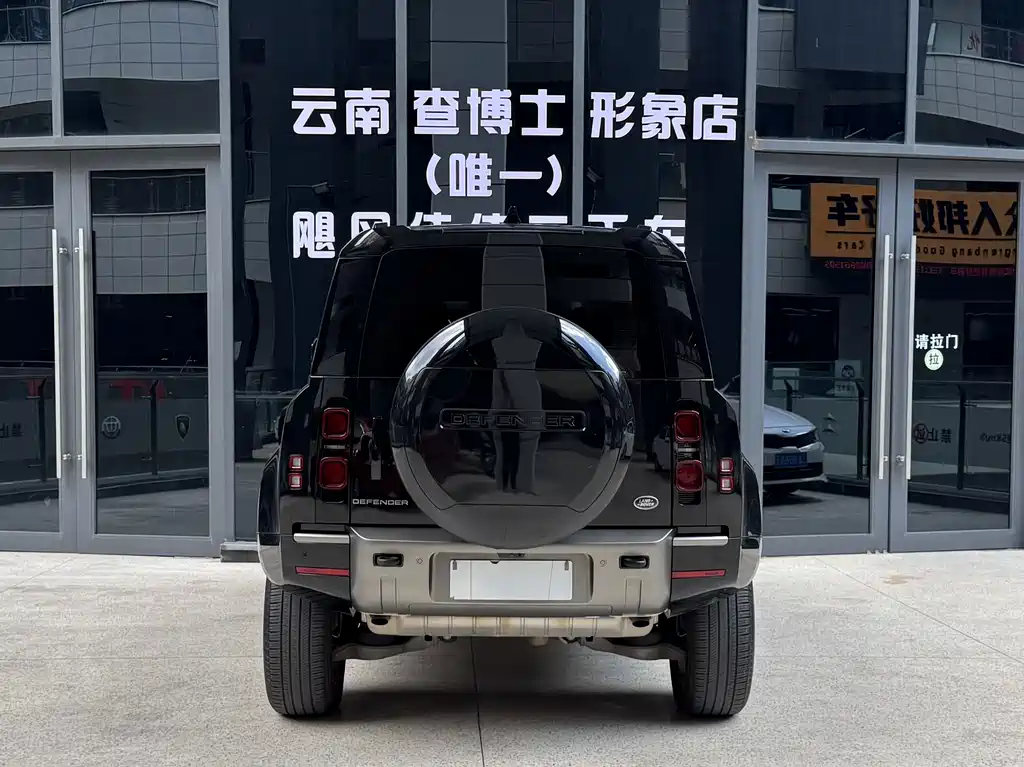 Land Rover Defender — миниатюра 8
