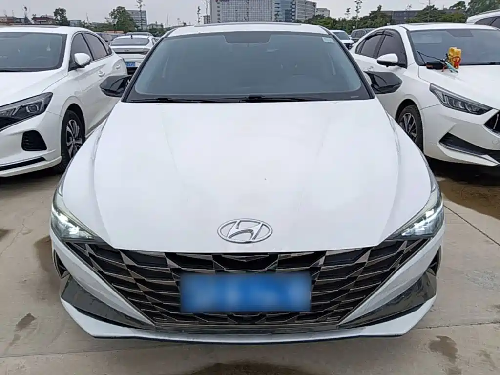 Hyundai Elantra — миниатюра 3