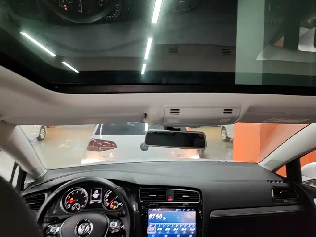 Volkswagen Golf — миниатюра 18
