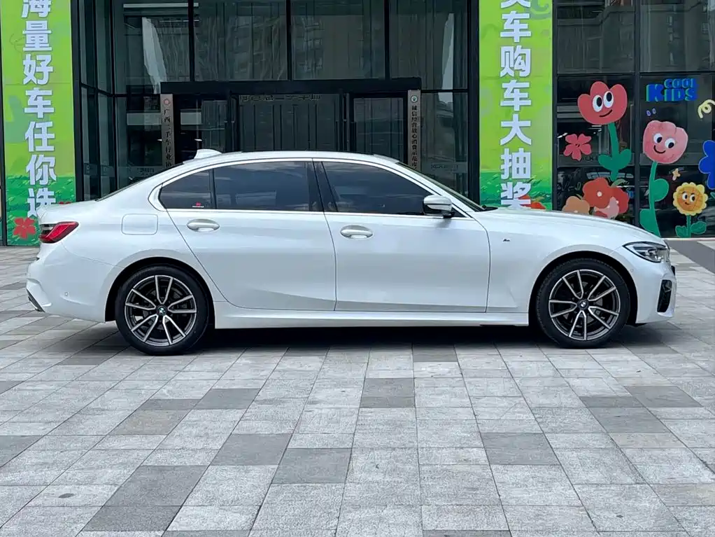 BMW 3 Series — миниатюра 4