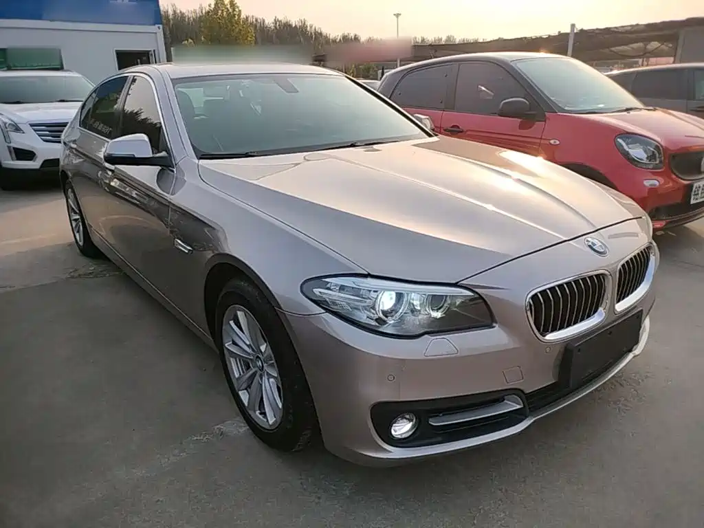 BMW 5 Series — миниатюра 4