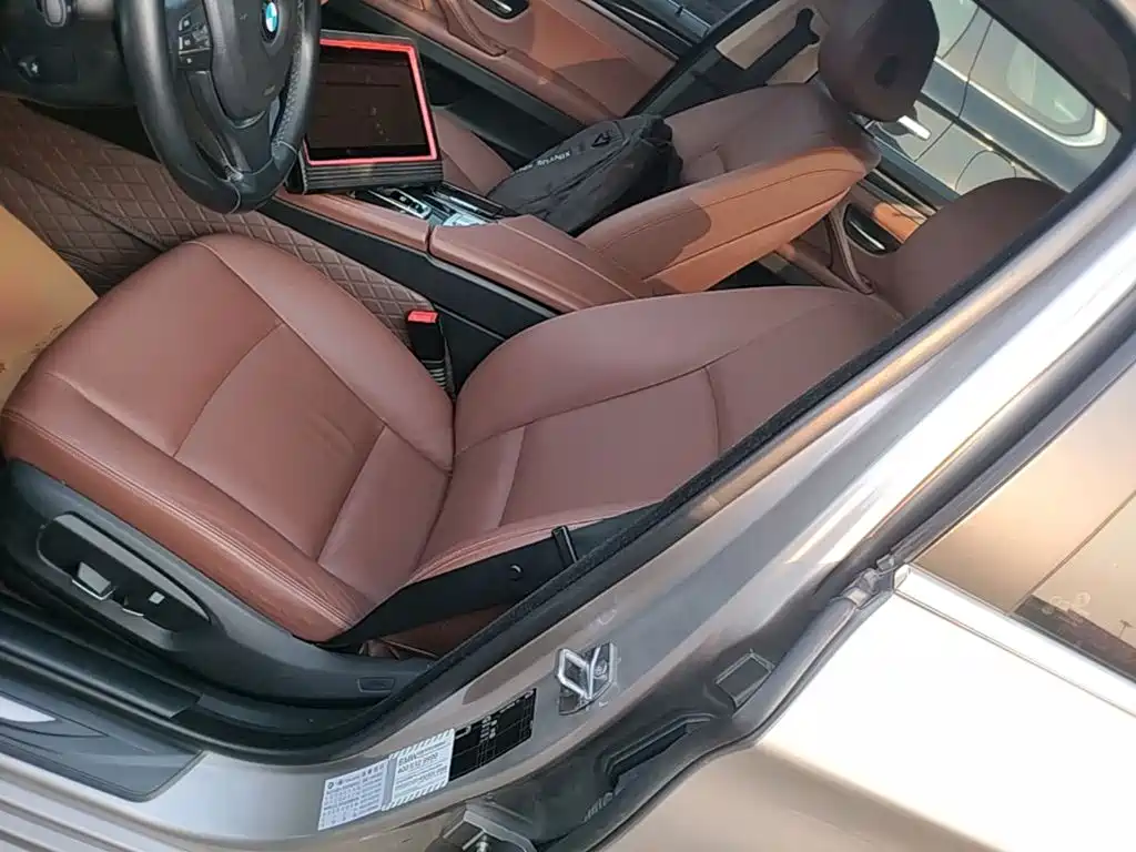 BMW 5 Series — миниатюра 15