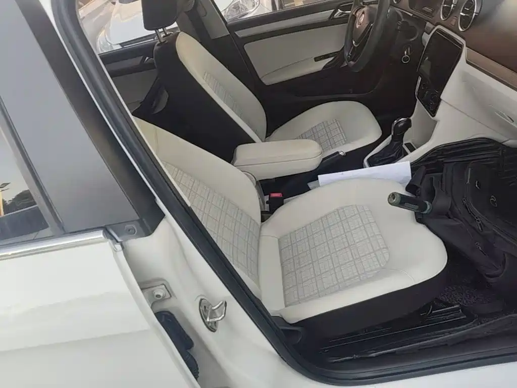 Volkswagen Jetta — миниатюра 25