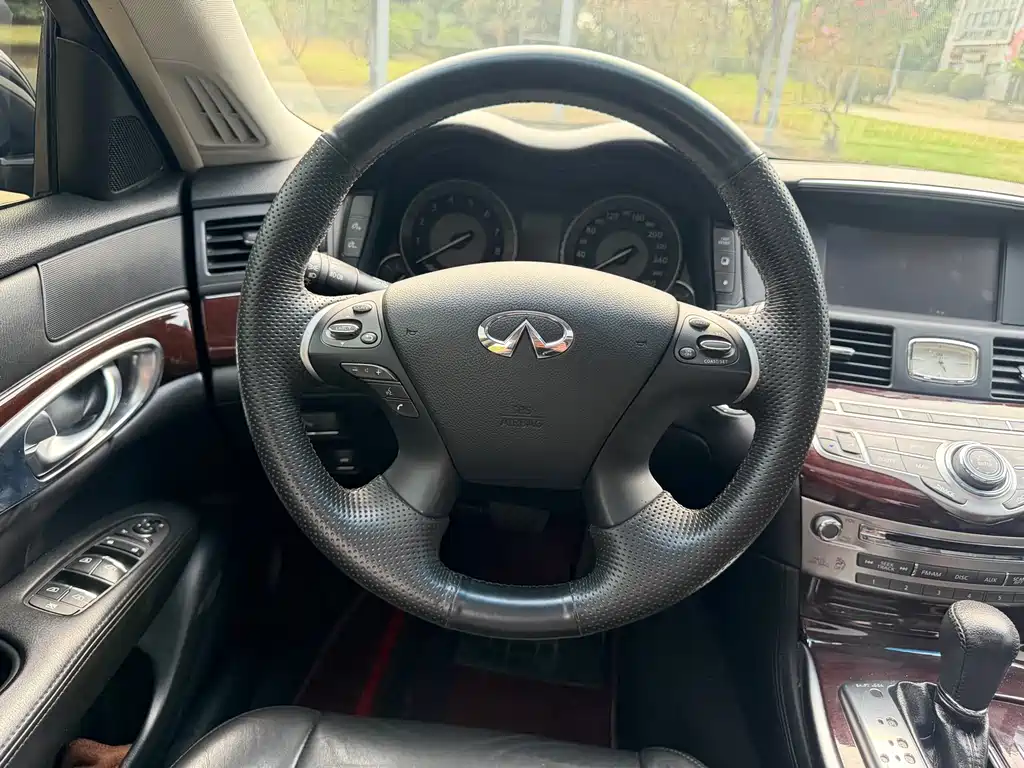 Infiniti Q70 — миниатюра 7