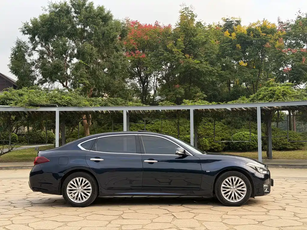 Infiniti Q70 — миниатюра 9
