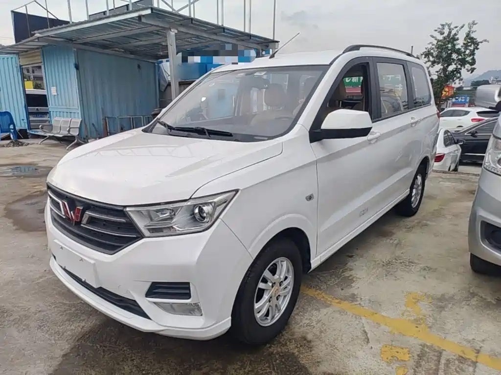 Wuling Hongguang — миниатюра 2