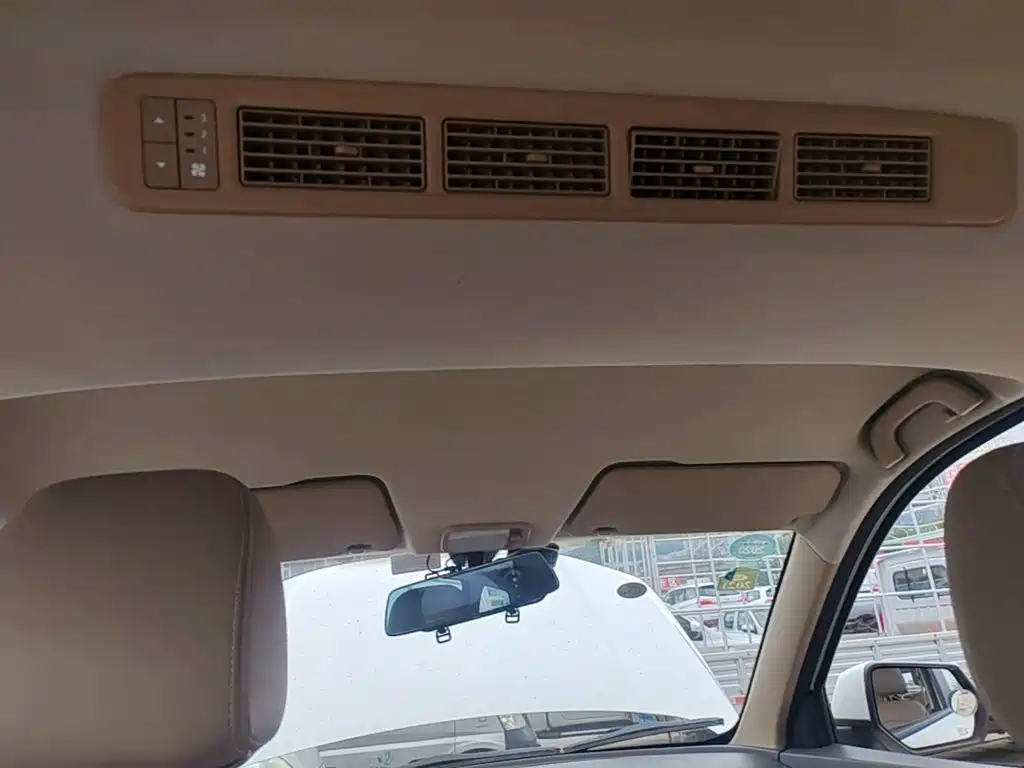 Wuling Hongguang — миниатюра 18