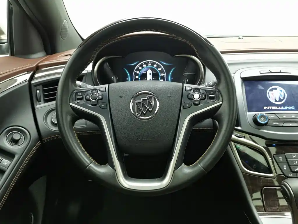 Buick LaCrosse — миниатюра 11