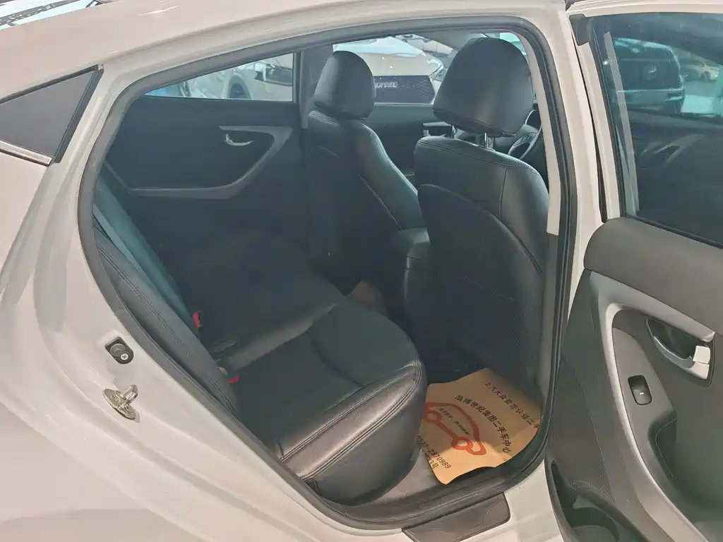 Hyundai Elantra Langdong — миниатюра 14