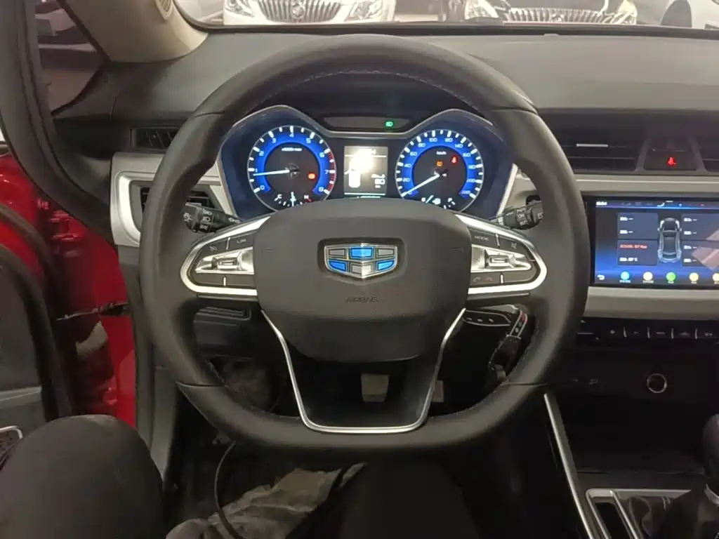 Geely Vision X3 — миниатюра 11