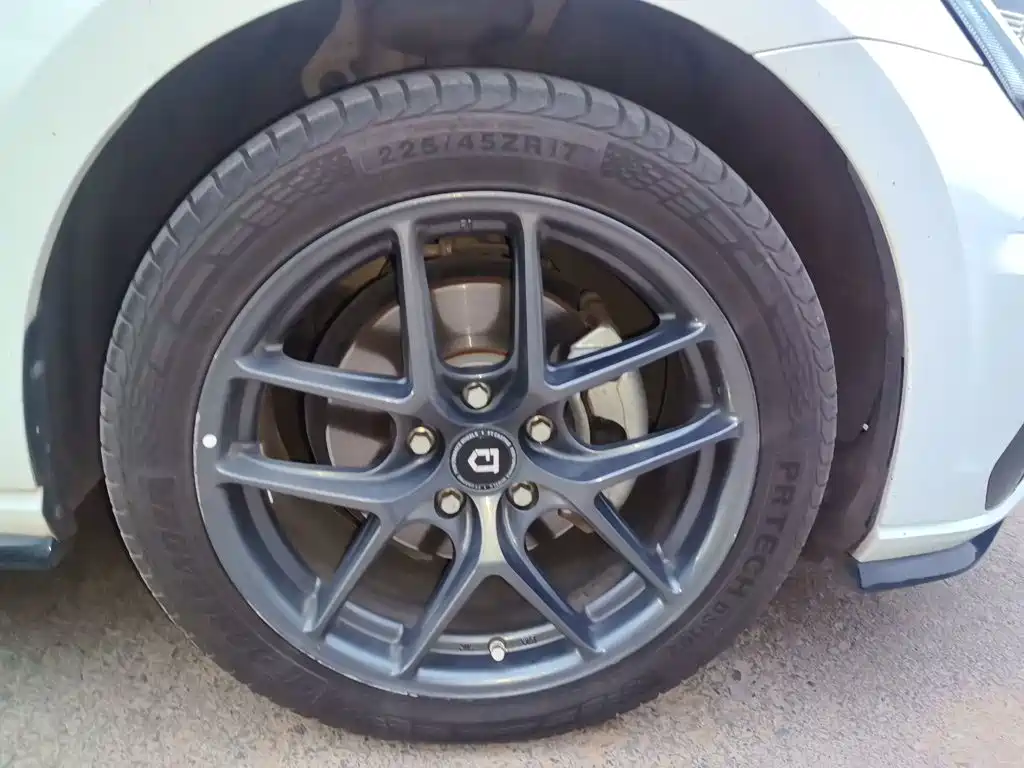 Volkswagen Golf — миниатюра 24