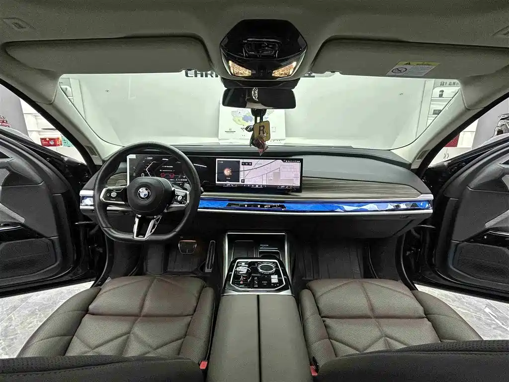 BMW 7 SERIES