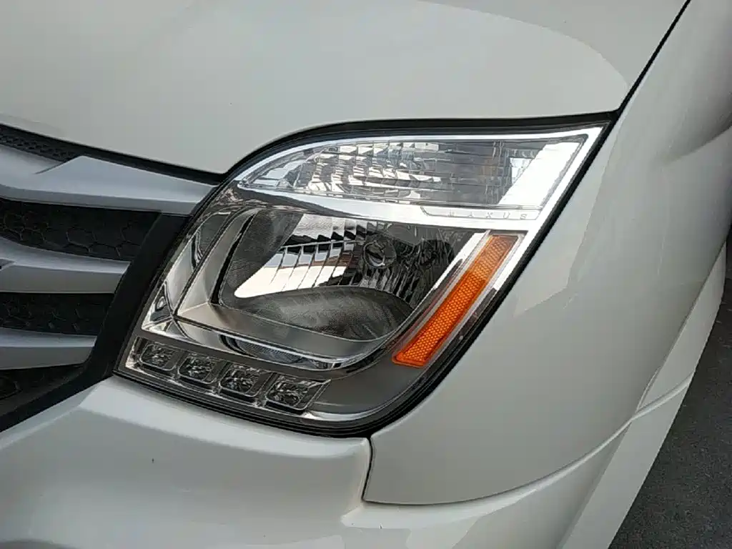 MAXUS V80 — миниатюра 24