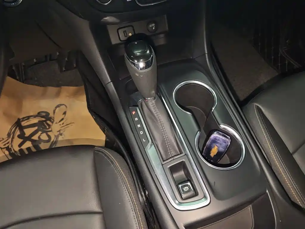 Chevrolet Equinox — миниатюра 14