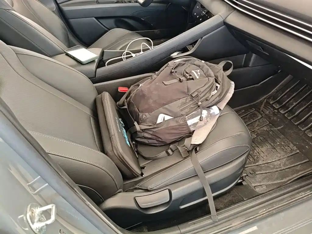 Hyundai Elantra — миниатюра 25