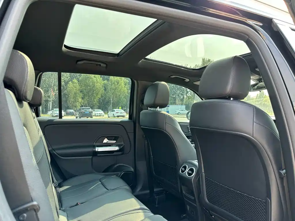 Mercedes-Benz GLB — миниатюра 19
