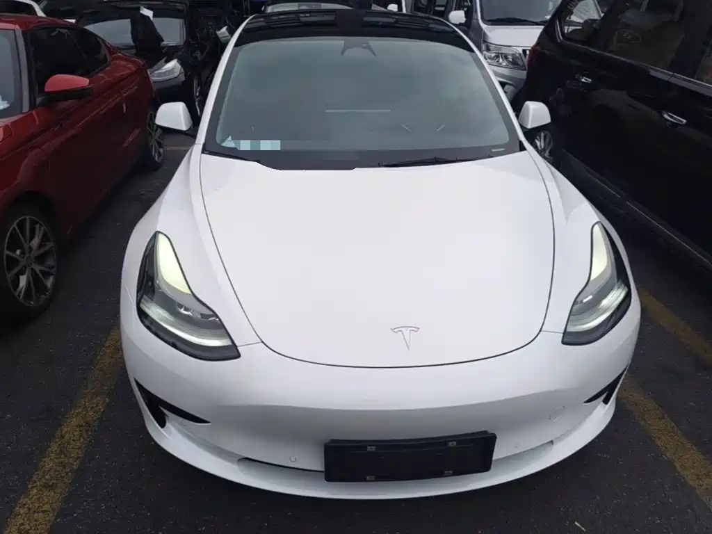 Tesla Model 3 — миниатюра 3