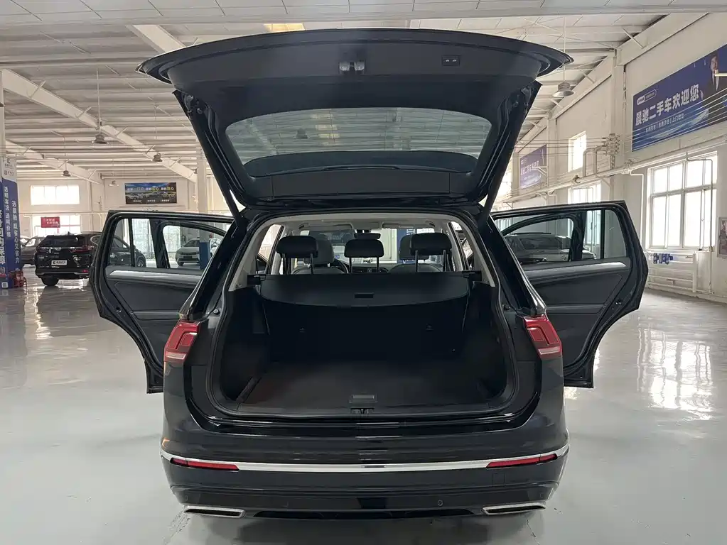 Volkswagen Tiguan L — миниатюра 19