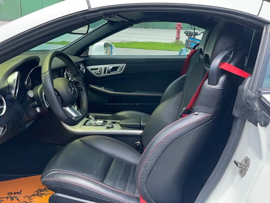 Mercedes-Benz SLC 2018 SLC 300 Luxury Sport