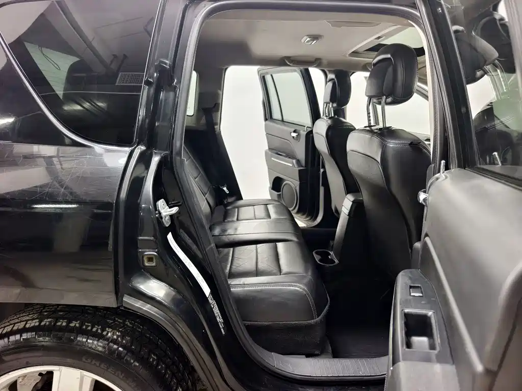 Jeep Compass (Import) — миниатюра 16