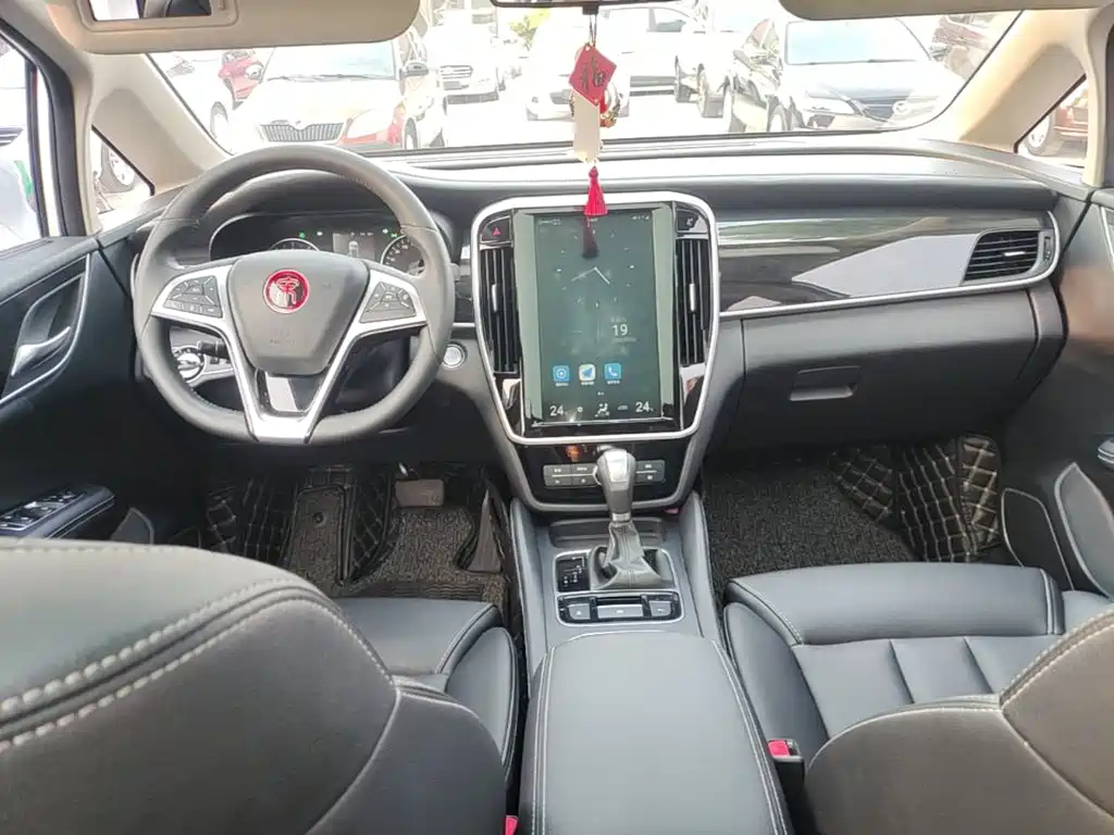 BYD MAX — миниатюра 10