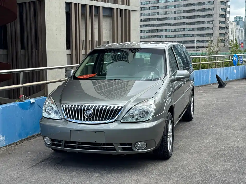 Buick GL8 — миниатюра 2