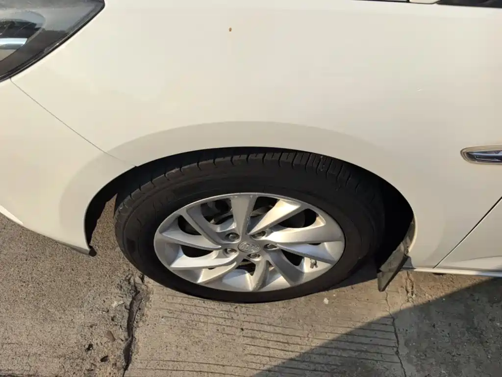 Buick Verano — миниатюра 23