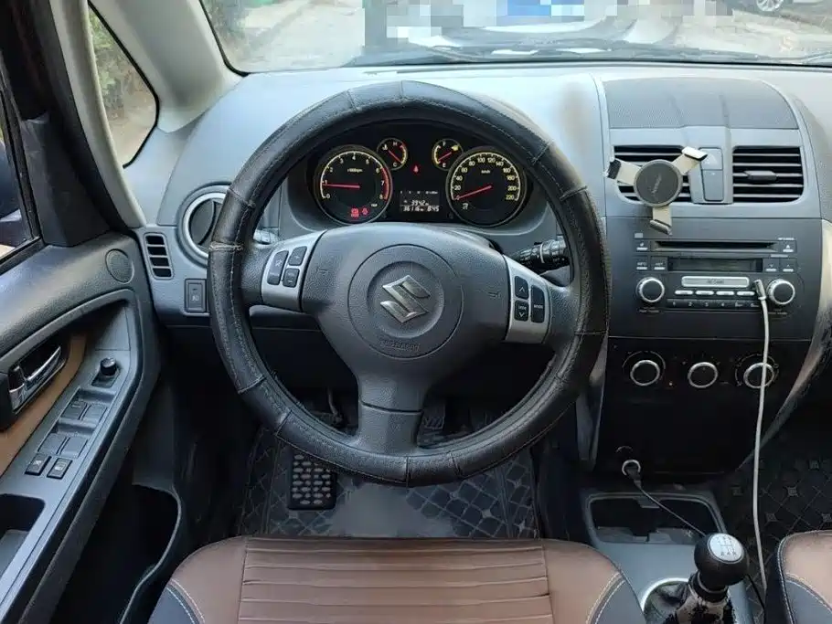 Suzuki SX4 — миниатюра 15