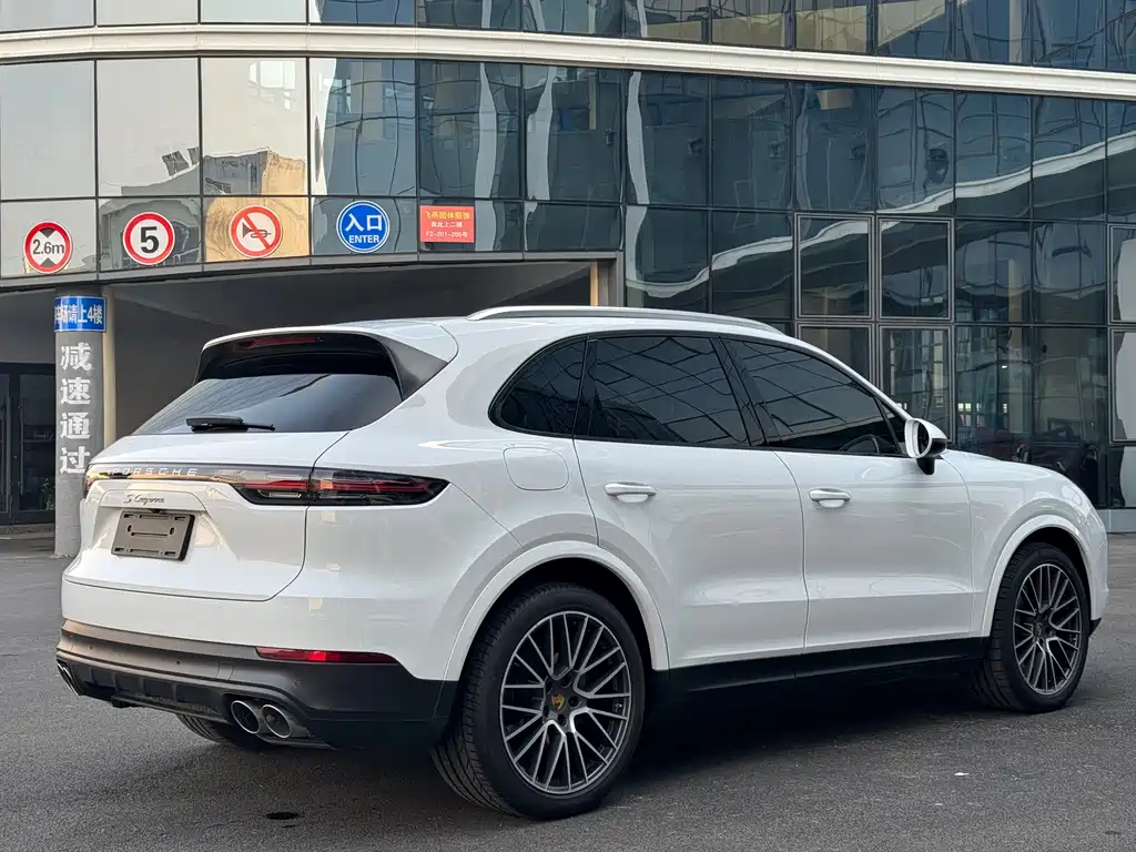 PORSCHE CAYENNE