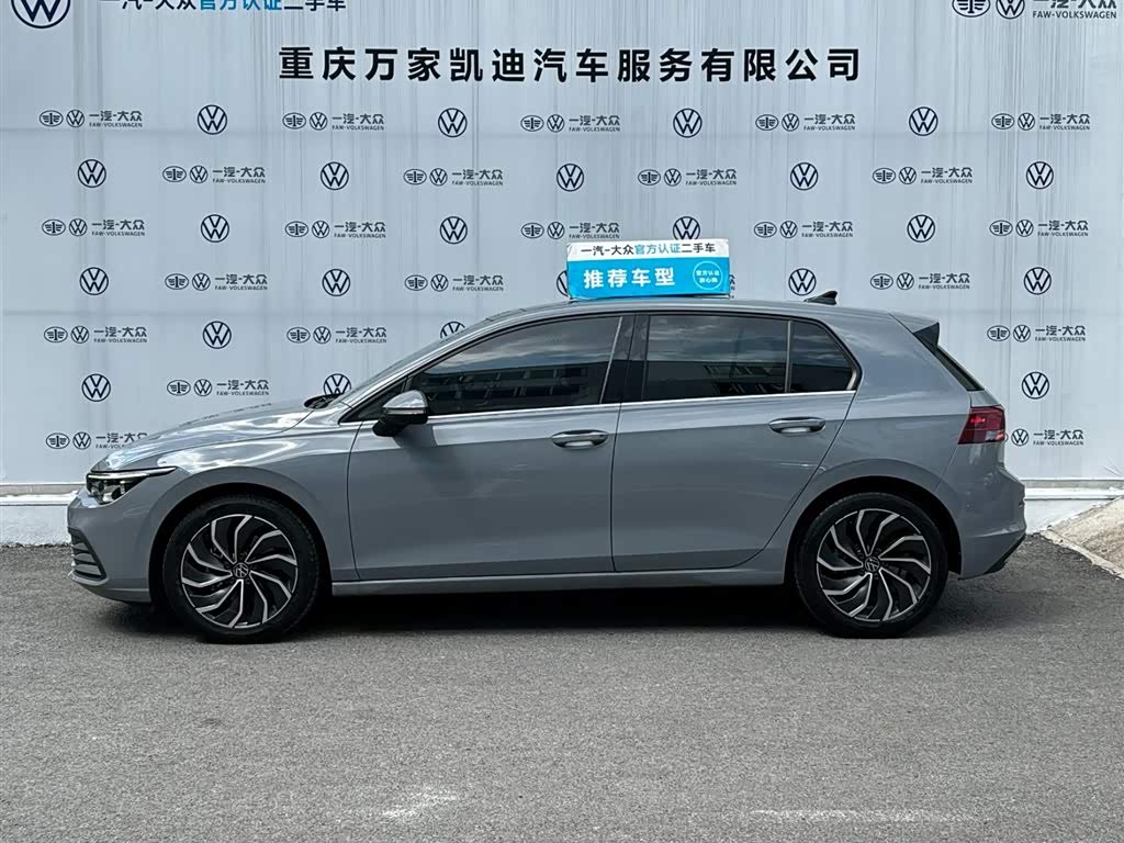 Volkswagen Golf 1.4 л 2022 г. Серебристо-серый, пробег 45500 км