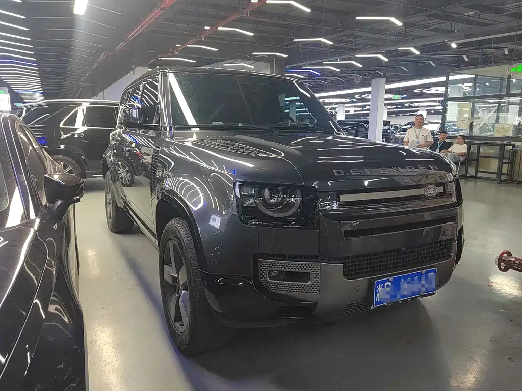 Land Rover Defender — миниатюра 3