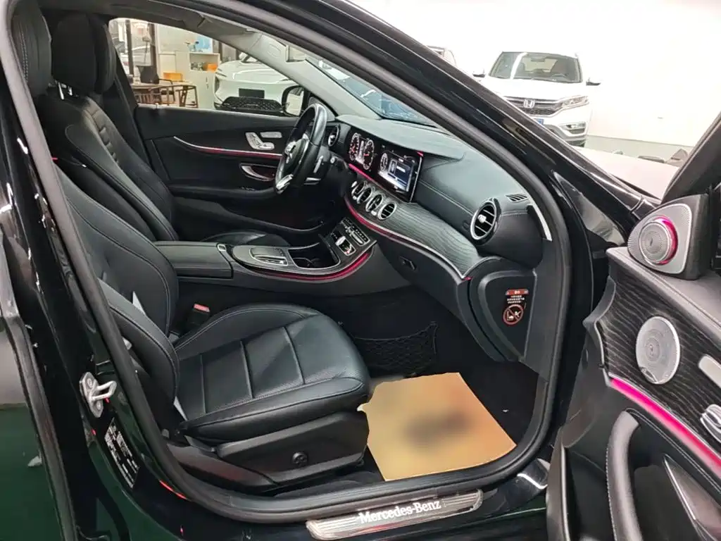 Mercedes-Benz E-Class — миниатюра 25