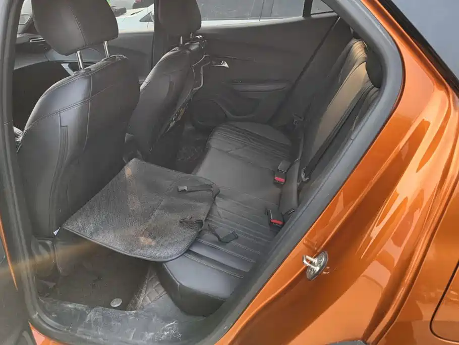 Peugeot 2008 — миниатюра 11