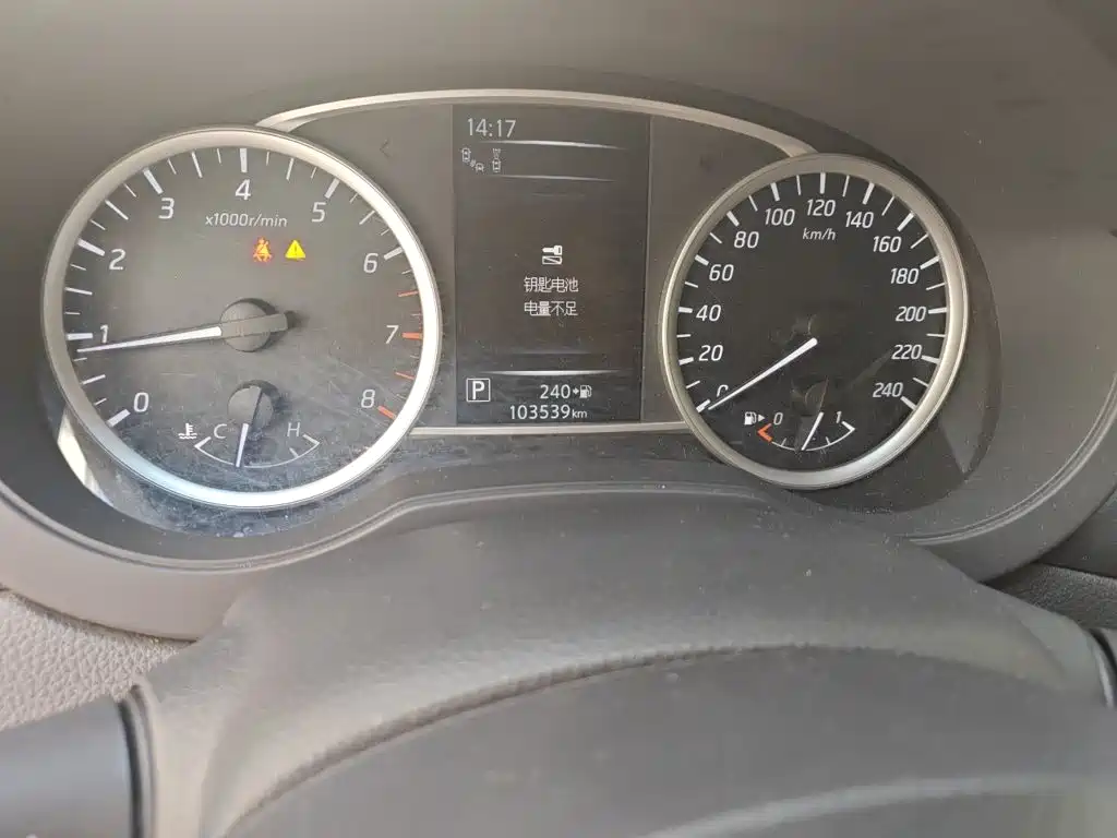 Nissan Tiida — миниатюра 5